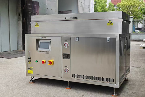 pg赏金女王-152℃超低温淬火冷冻箱，极致低温技术开启工业冷冻新时代